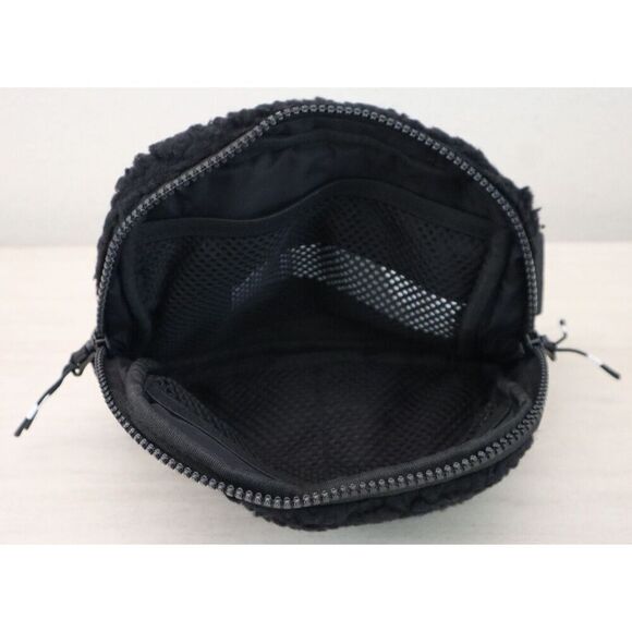 Fabletics BG2357093 Women's One Size Black The Belt Bag Teddy *Fleece - Picture 5 of 5